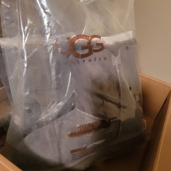 Ugg Bailey Boot Gray - Picture 7 of 7